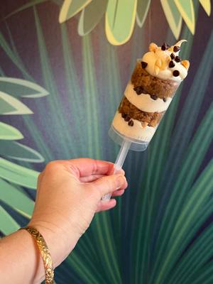 For anyone who says they can’t bake - here’s your new no-fail dessert.  Brown Sugar Blondie Push Pops made with @Bob’s R