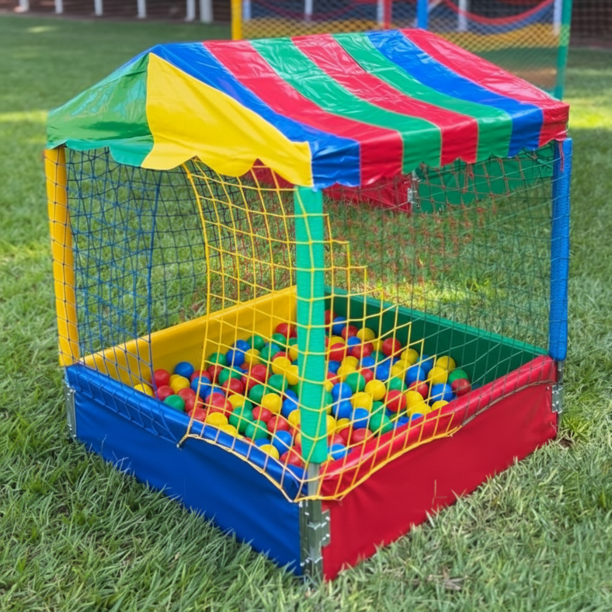 Vídeo de Montagem de Piscina de Bolinha Quadrada thumbnail