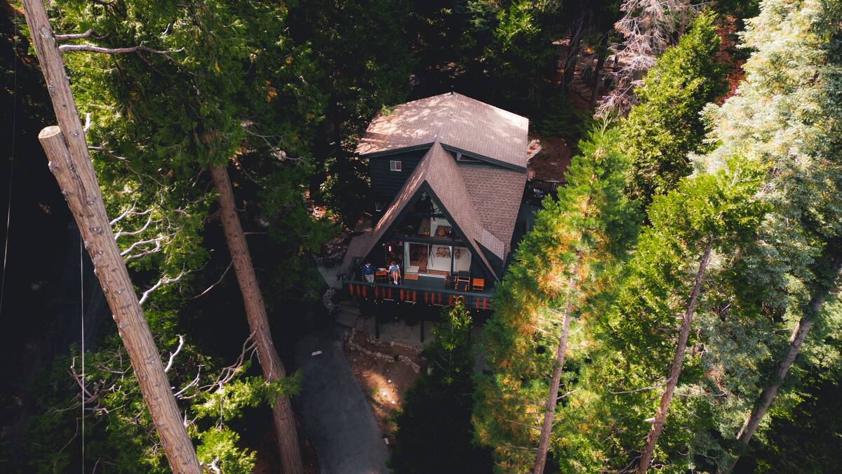 Lake Arrowhead , A Frame in California  thumbnail