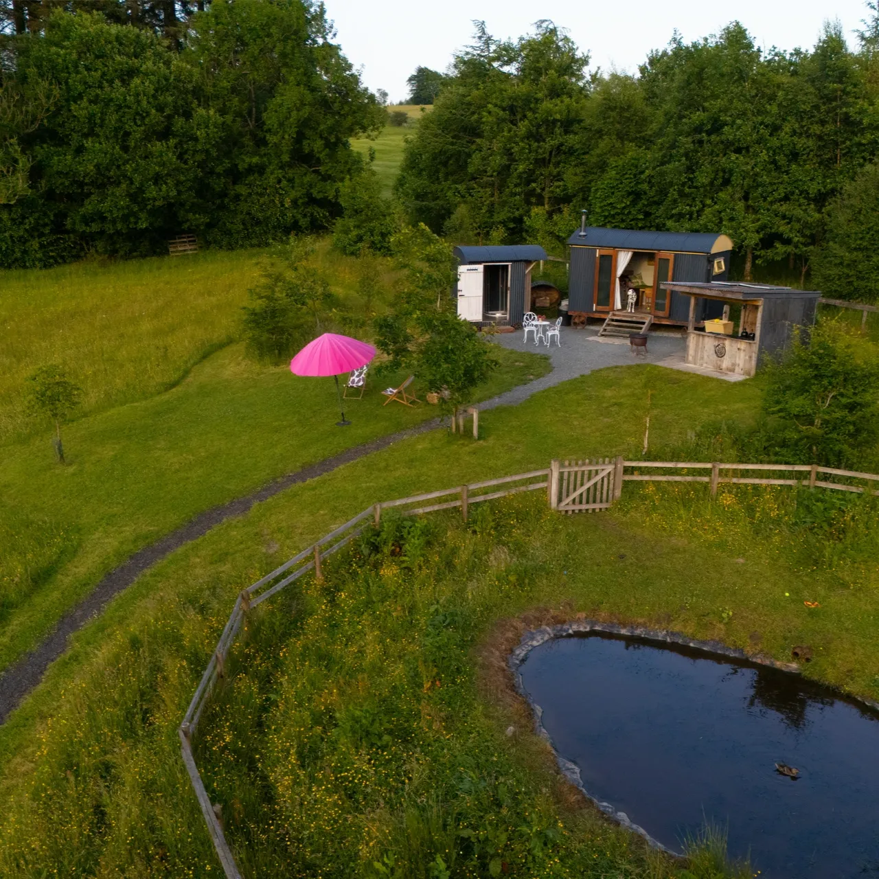 Tweedburn Shepherds Hut  thumbnail