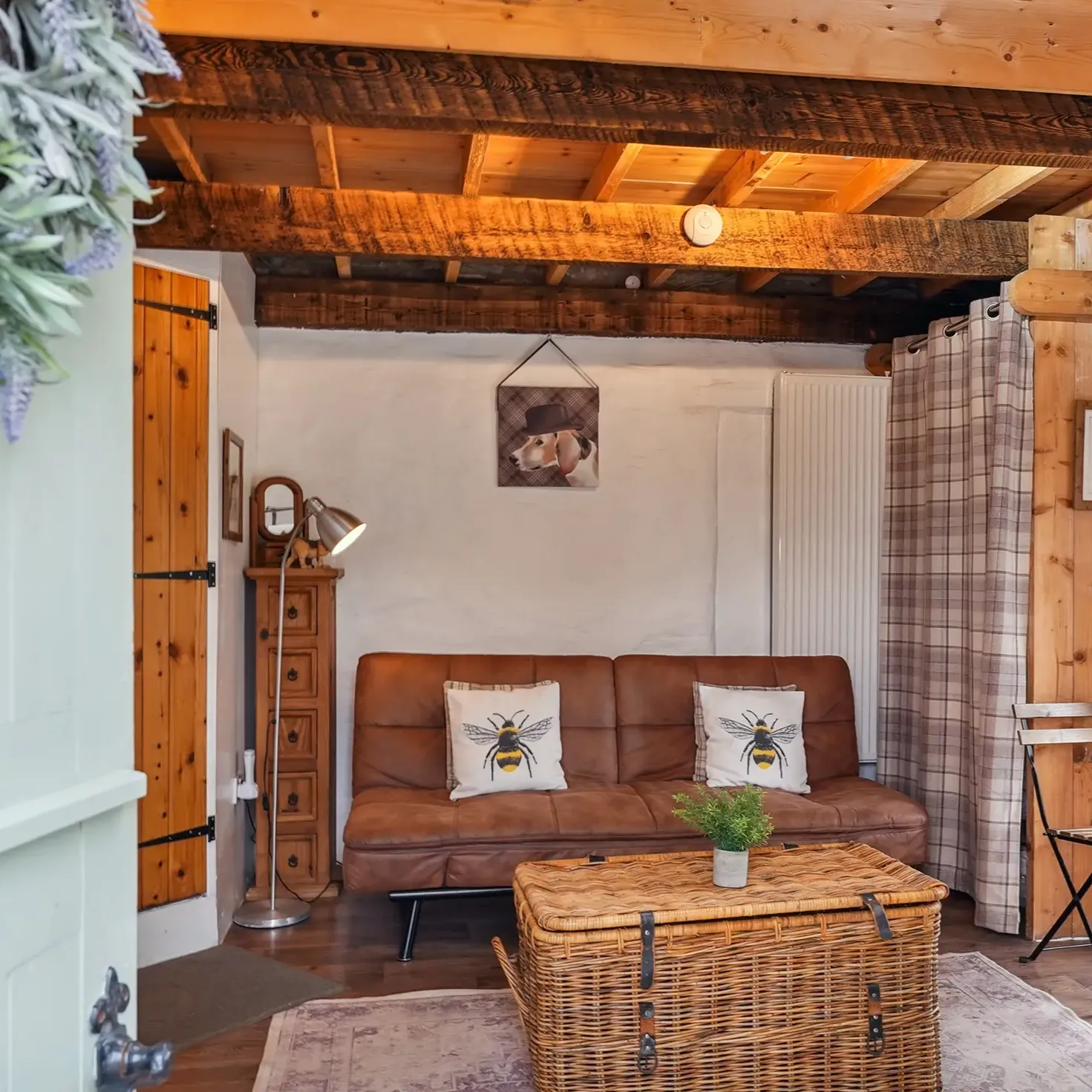 The Old Bike Shed - Sleeps 2 thumbnail