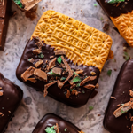 Peppermint Crisp Caramel Sandwich Cookies thumbnail