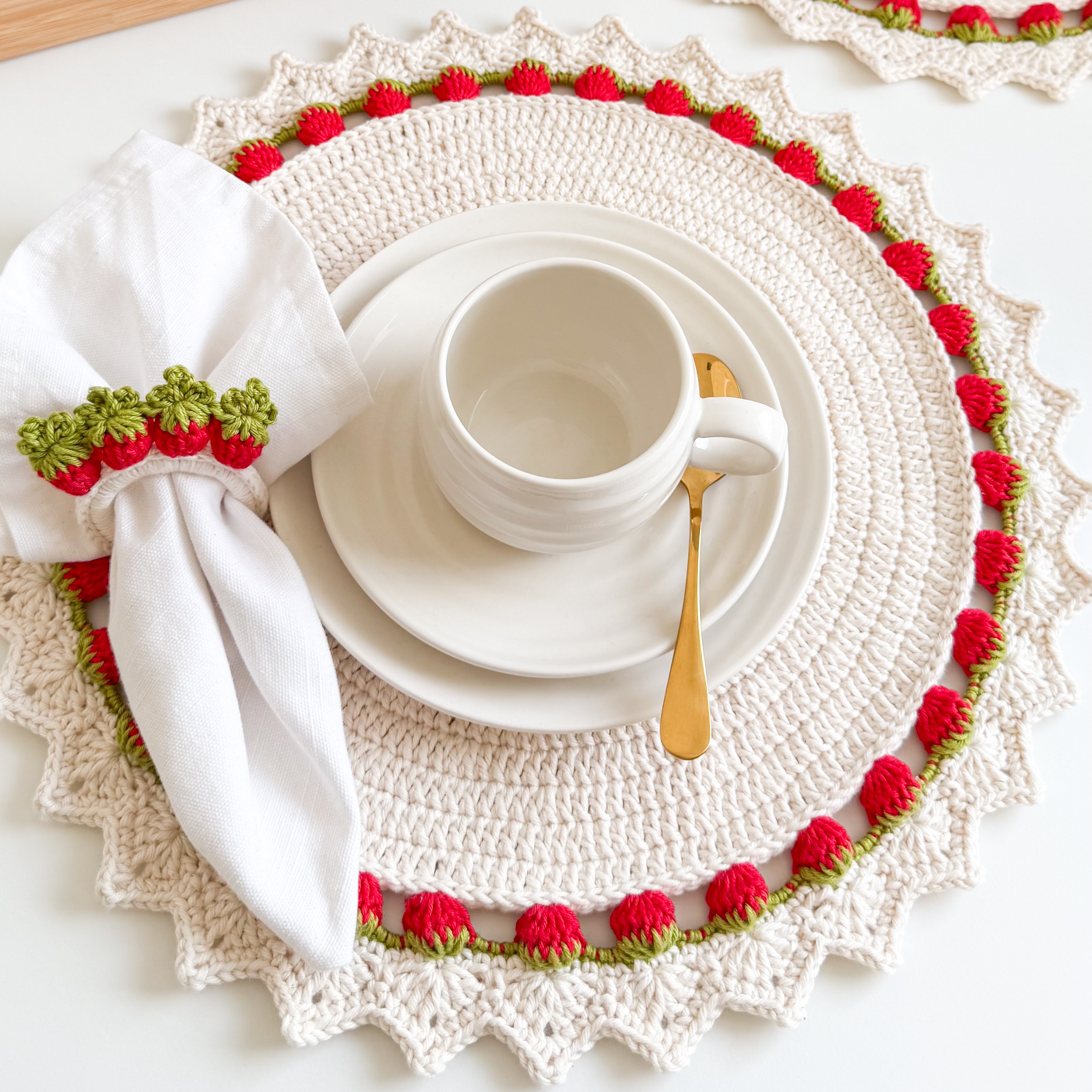 Aulas Americano Morangos- 2 Porta Guardanapos e Porta Copos thumbnail