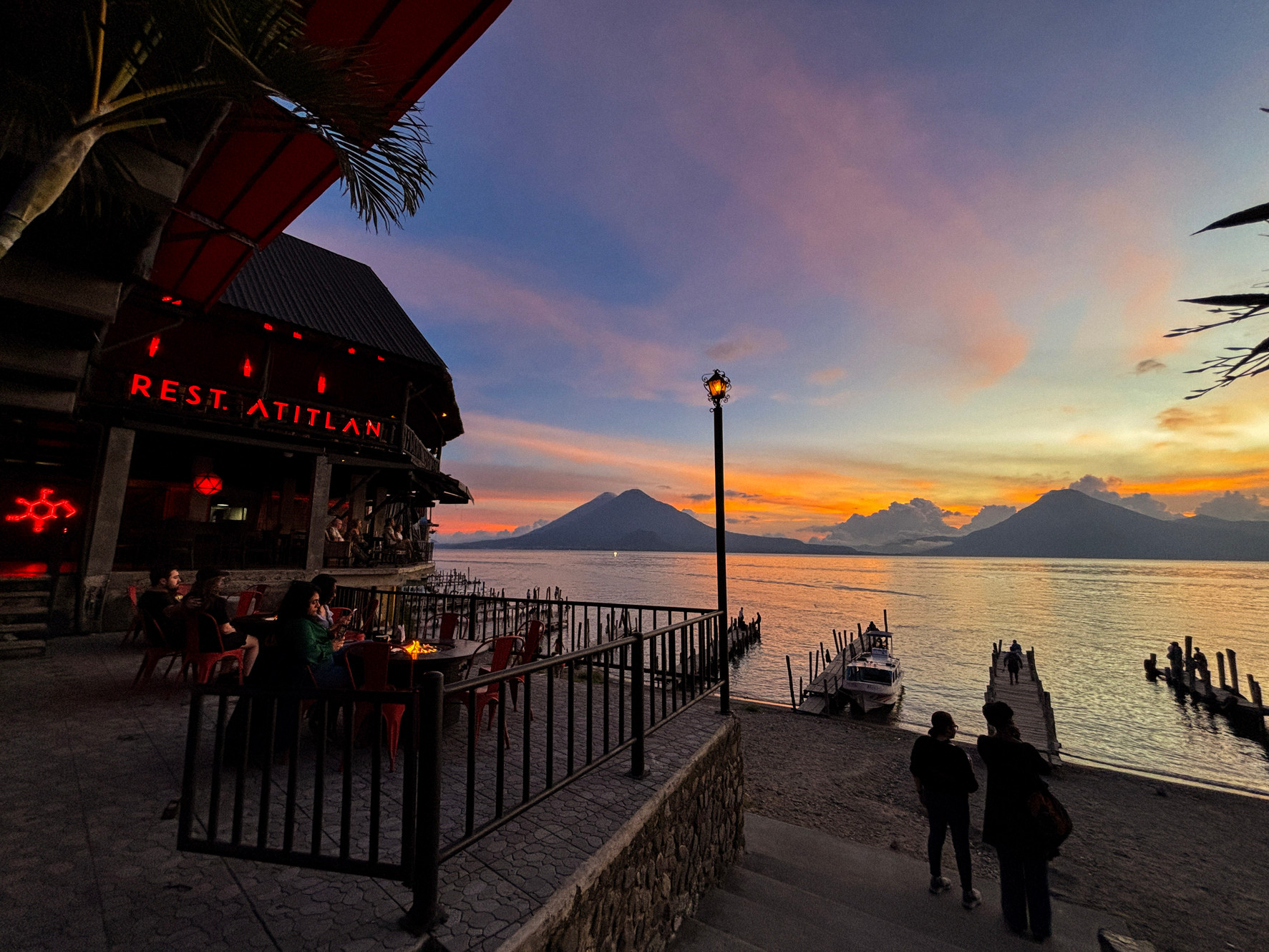 Atitlán Rest y Café - Disfruta de la Mejor Gastronomía en Panajachel thumbnail