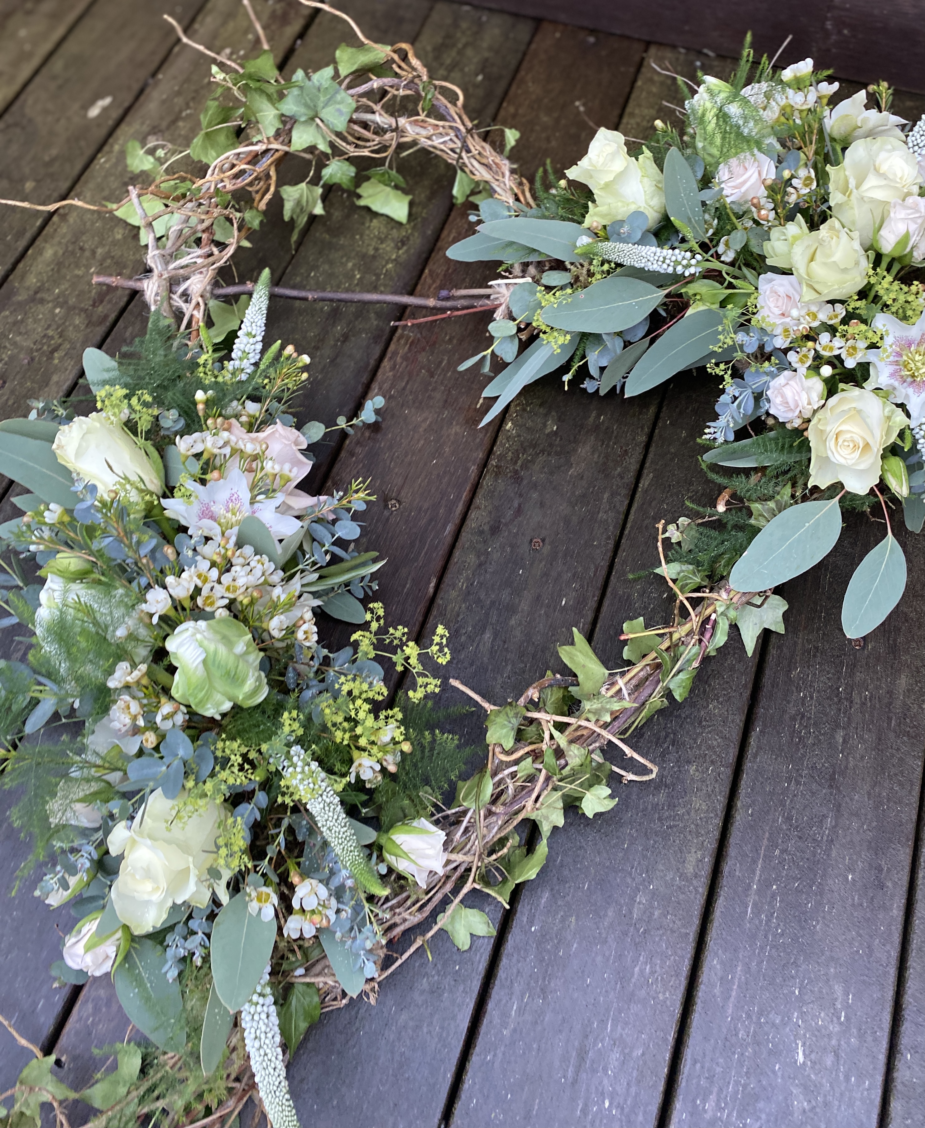 ORDER FUNERAL TRIBUTE FLOWERS thumbnail