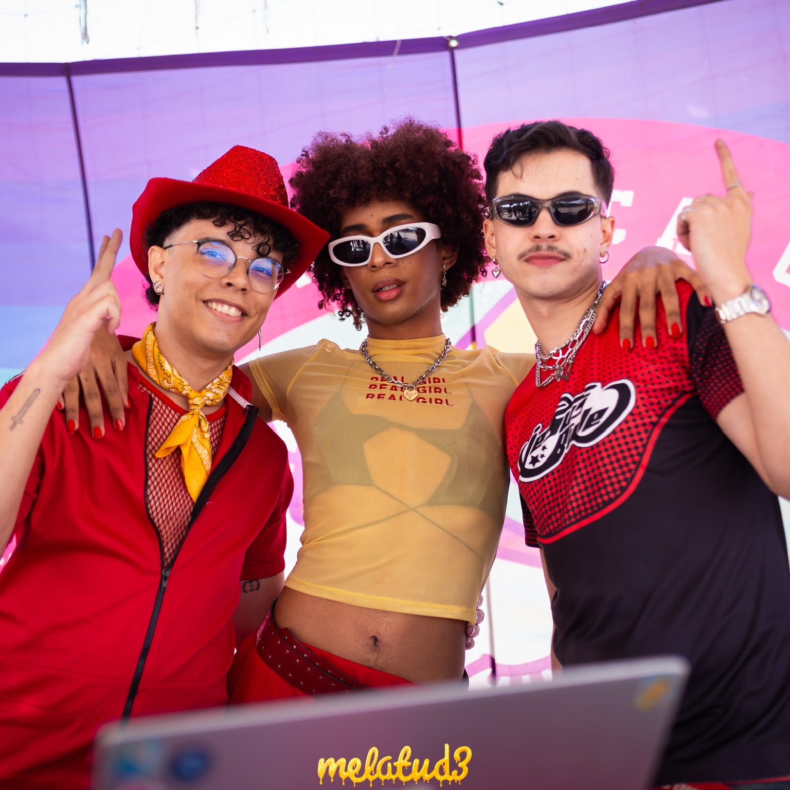 MELATUD3 - b3b com Doug e Stormy thumbnail