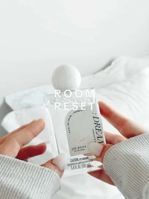 bedroom reset 🤍🧼🕊️✨ #livingroom #clean #cleanwithme #cleangirl #CleanTok #asmrcleaning #asmr #organizedhome