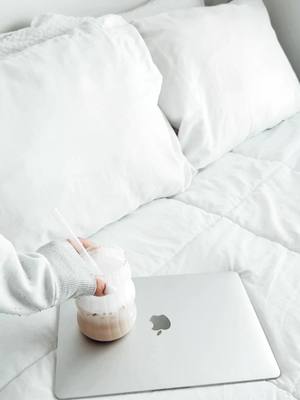 spend the morning with me 🤍🎧☁️ Mae absolutely loves @The Farmer’s Dog we are on our third shipment of there Chicken & Gr