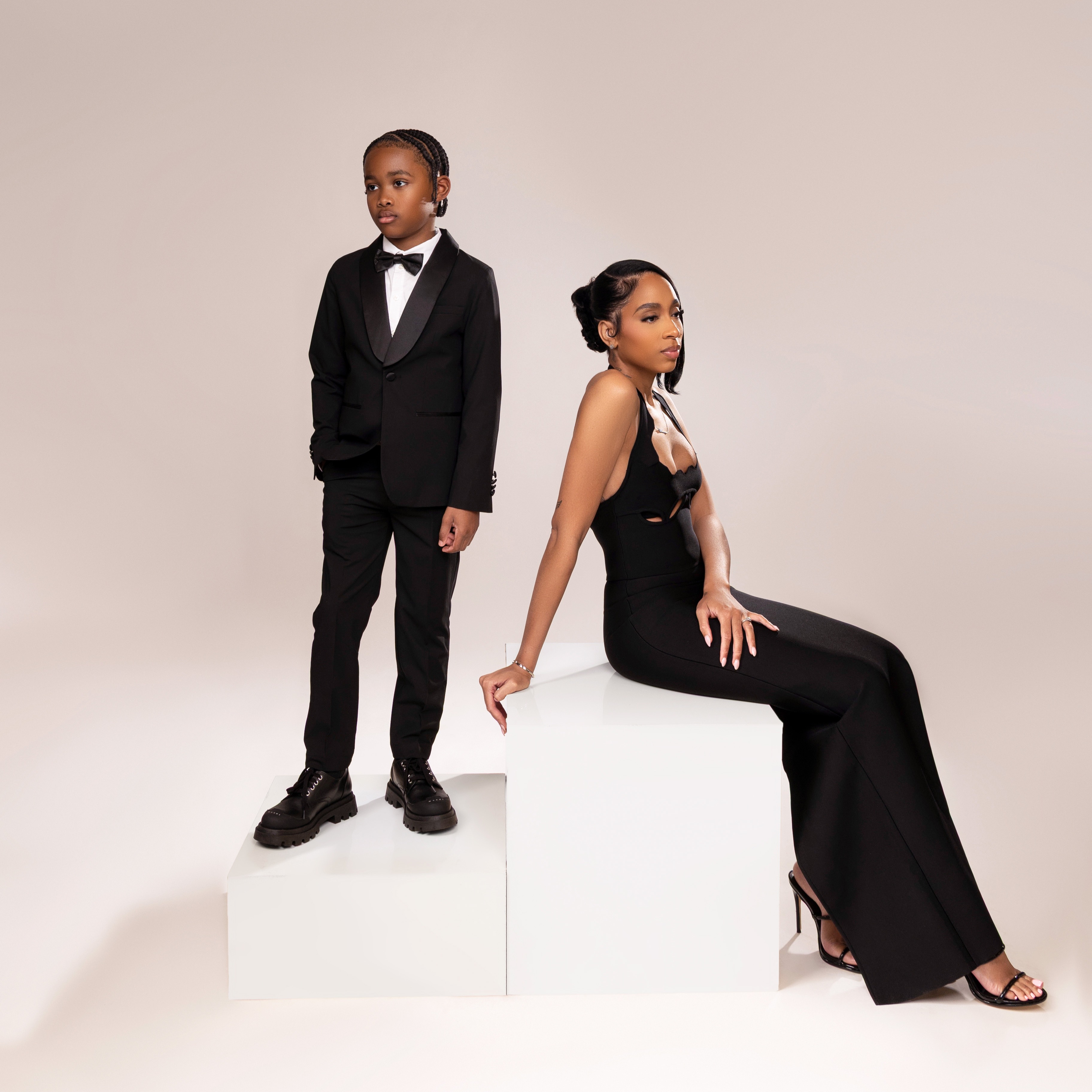 BOOK A FAMILY / COUPLE / MOMMY AND ME SESSION thumbnail