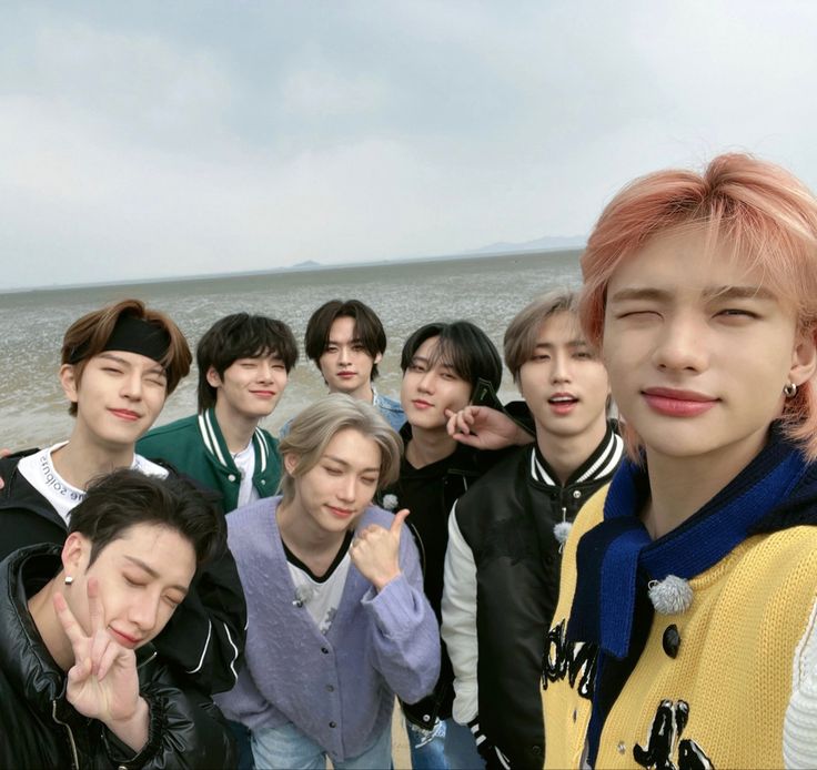 恵 ꒰  𝑺cript Stray Kids 9th  ·  thumbnail