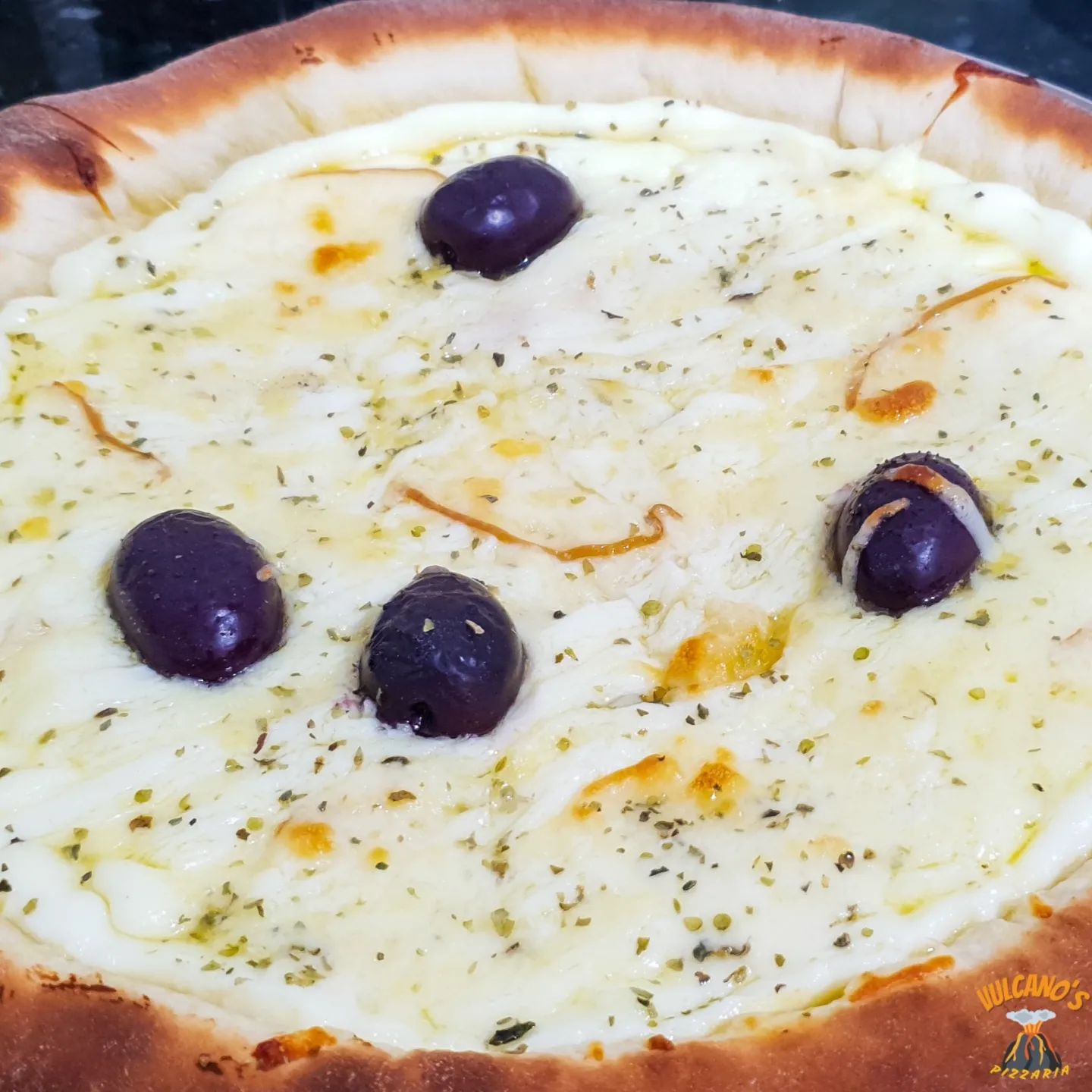 Alerta de delícia: nossa pizza 3 Queijos vai transformar sua noite! 🧀🍕

Você já pensou em saborear uma pizza com uma com