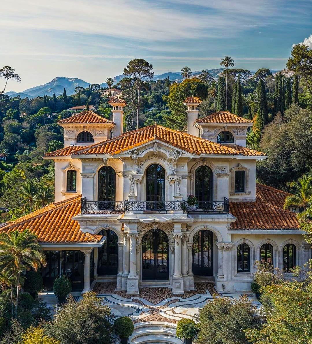 🗺️ RESCUING & RESTORATION (DEVELOPMENT) OF ABANDONED BELLE EPOQUE & DESIGN VILLAS BEFORE DECAY BY MAINTAINING A DATABASE 🍇 thumbnail