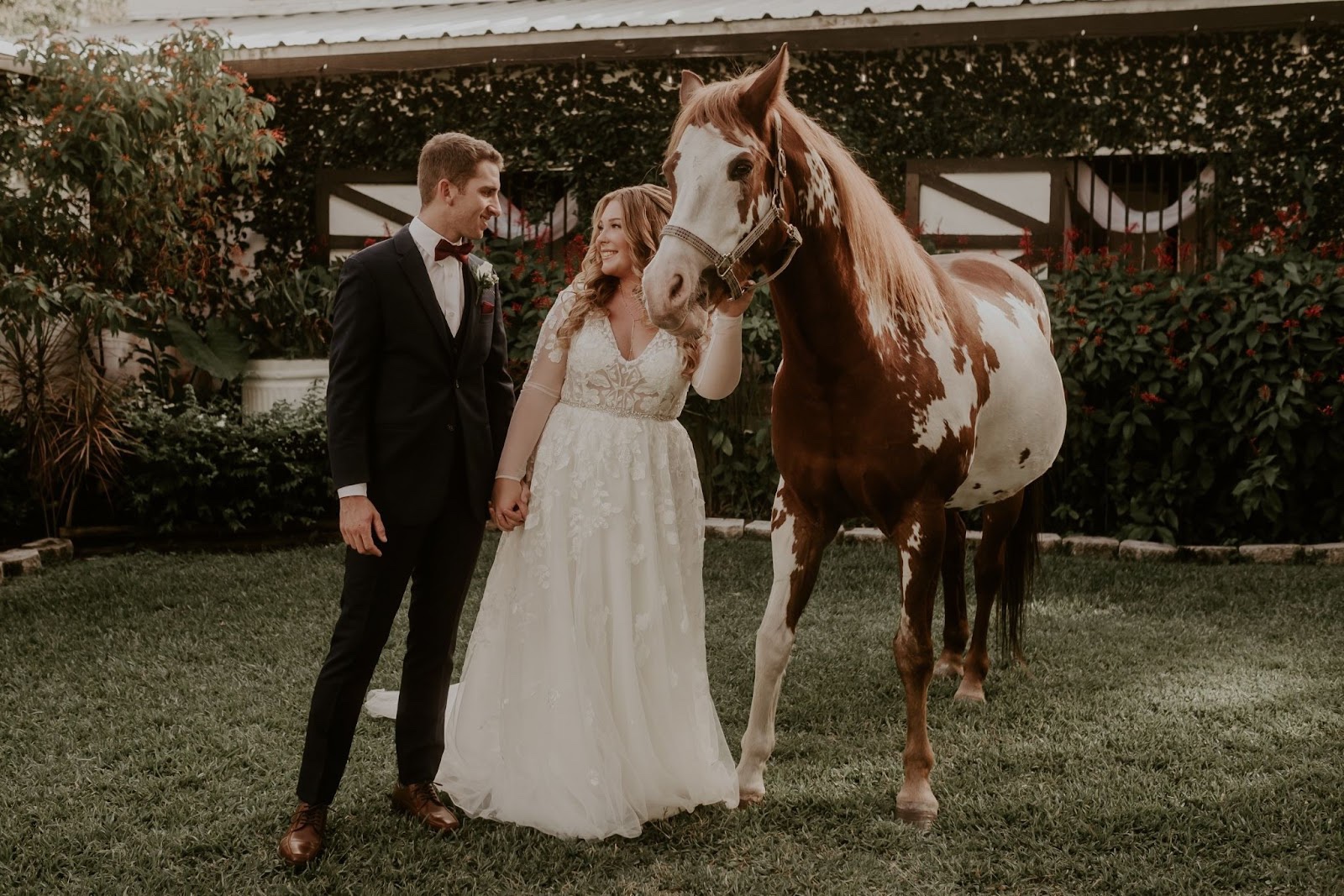 Dreaming of a holiday wedding? We still have a few spots left for 2024! It's not too late to pull off an intimate weddin