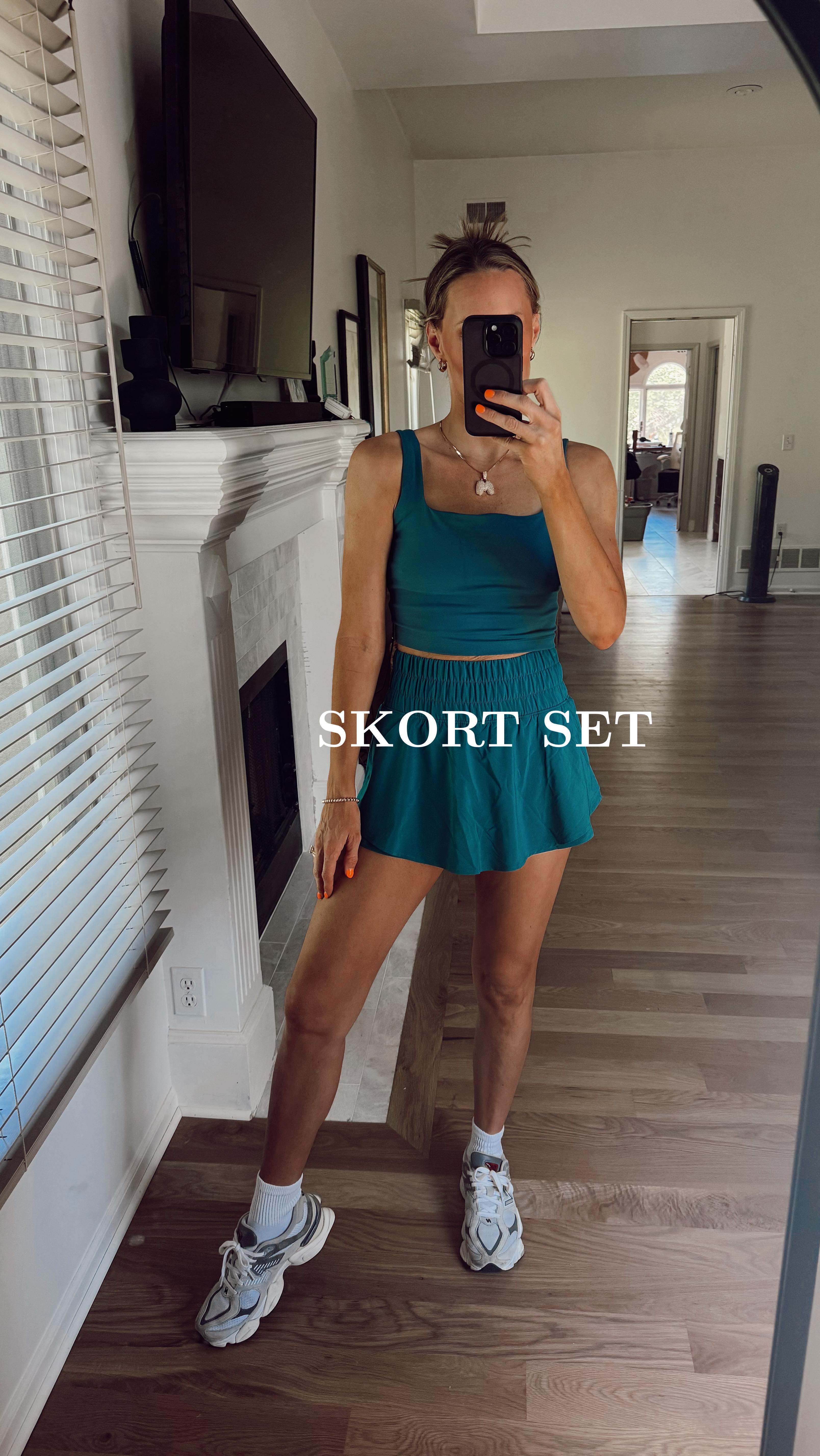 Comment “skort” for the cutest matching set link sent right to your DM’s ! CRZ yoga is the best and these come in a bunc