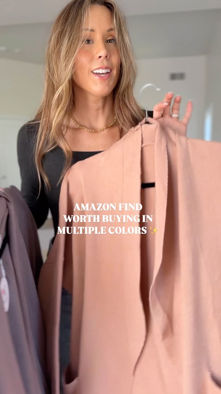 Comment “coatigan” and I’ll DM you the links! This is so versatile and quality is great! Easy to toss on with pretty muc