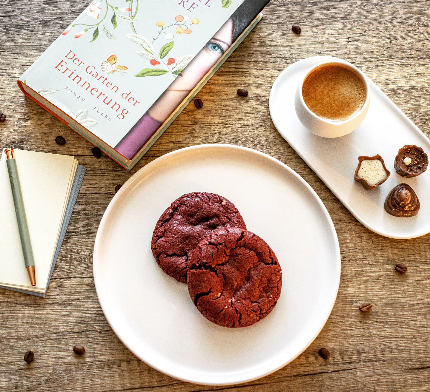 Soft like a velvet, red like a ruby! 🕵️
Yep, it's the Red Velvet! ♦️🏅🎈🤩