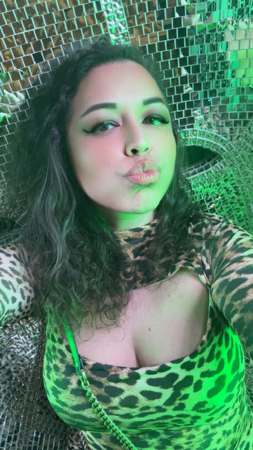 Just a moment... thumbnail