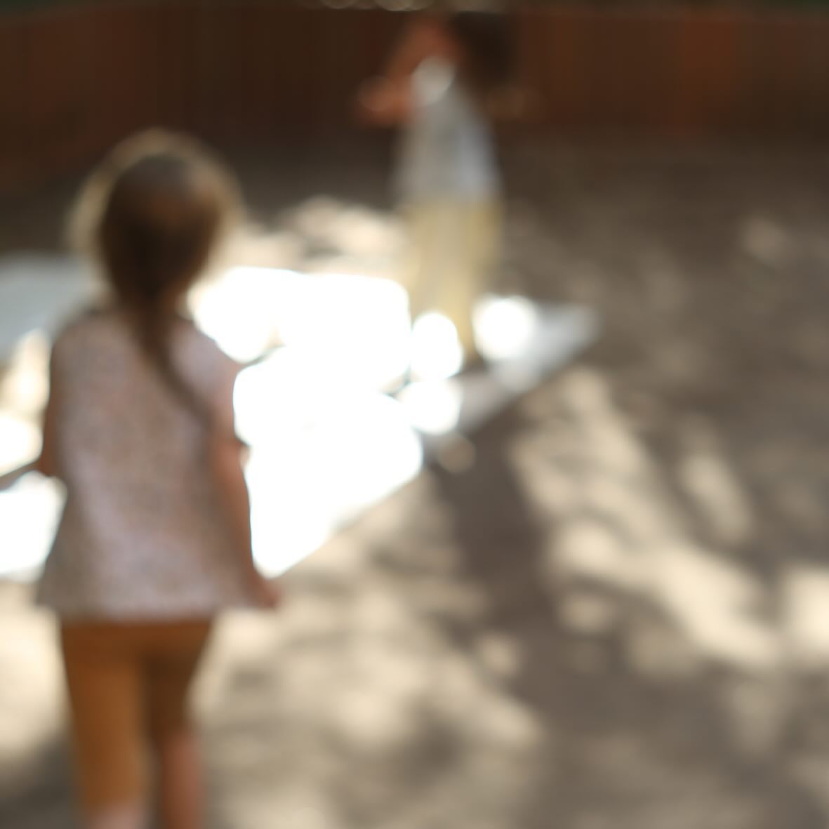 Lots of room to move, explore, play, breathe, discover during the summer sessions held in our outdoor space 🫧🌞👀🧚‍♂️🫧