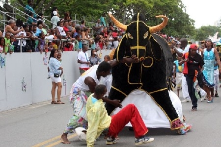 FMJOL divulga agremiações que participarão do carnaval 2024 thumbnail