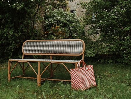 a i r b n b thumbnail