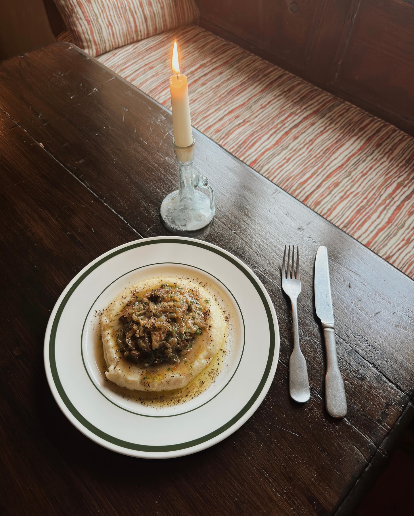 Our latest lunch special, @hawkstone cider braised pork, mash and parsley - tuck in!

Locally sourced, our Iron Age pigs