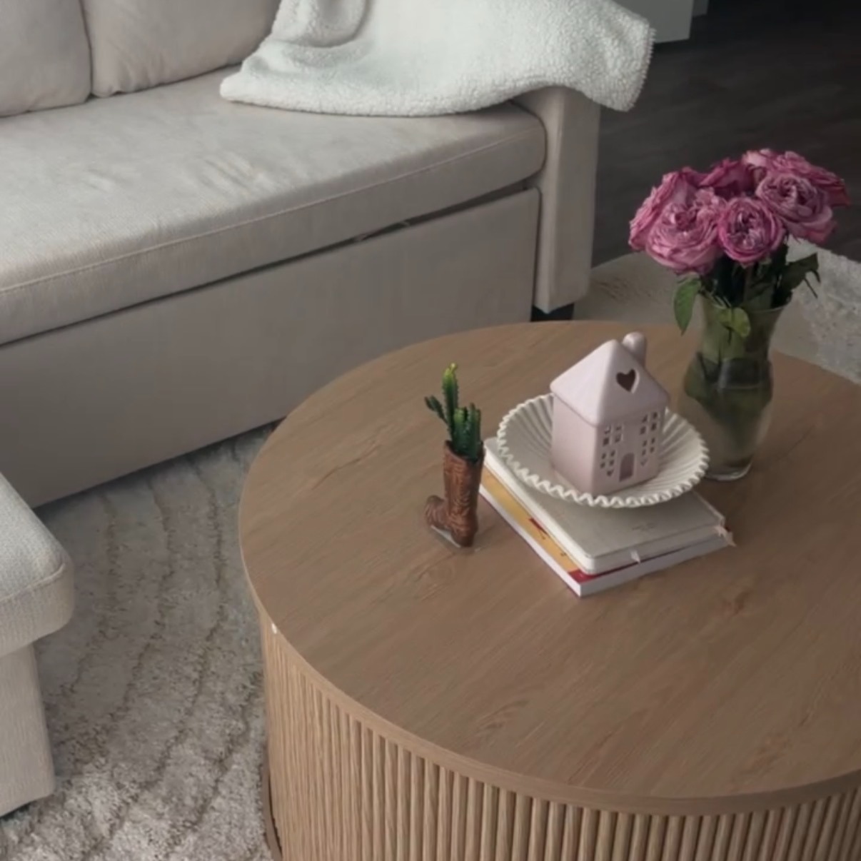 LIVING ROOM DECOR thumbnail