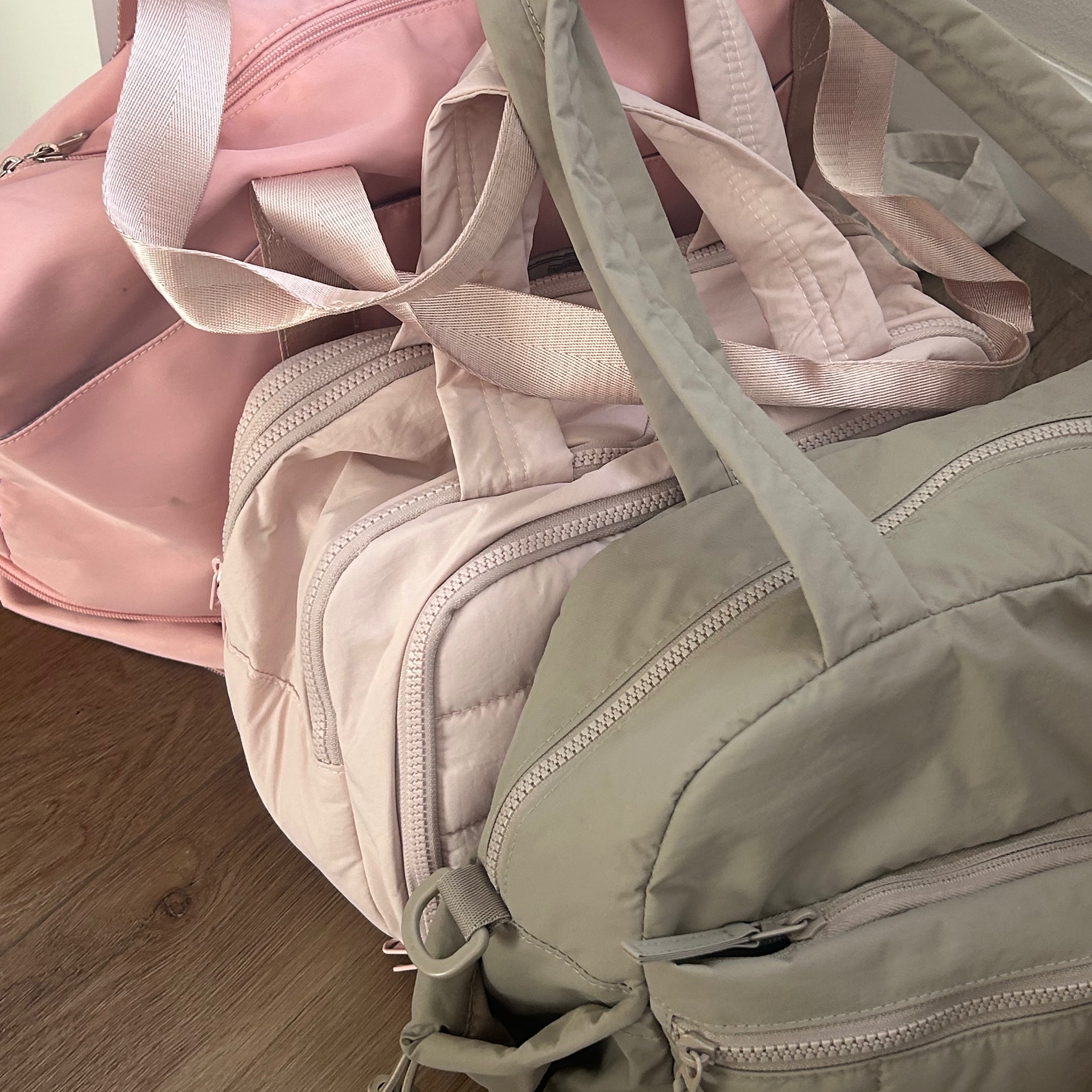 AMAZON TRAVEL BAGS thumbnail