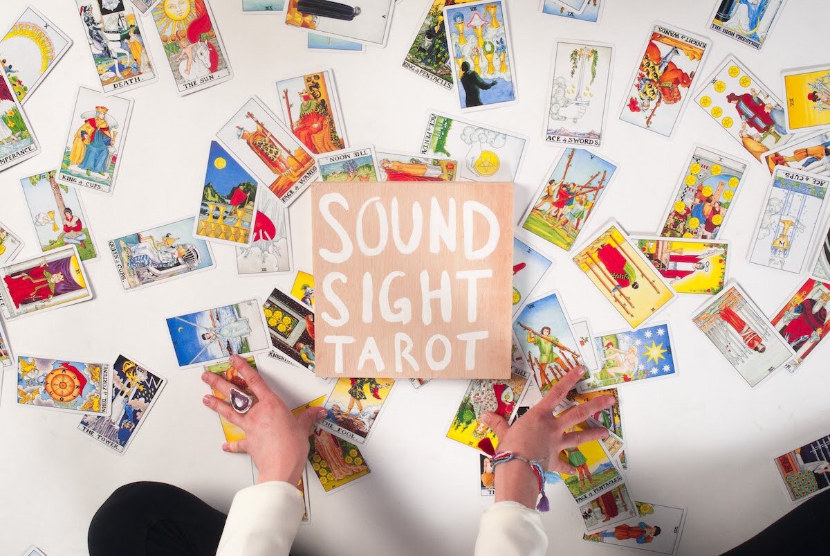Sign up for tarot class thumbnail