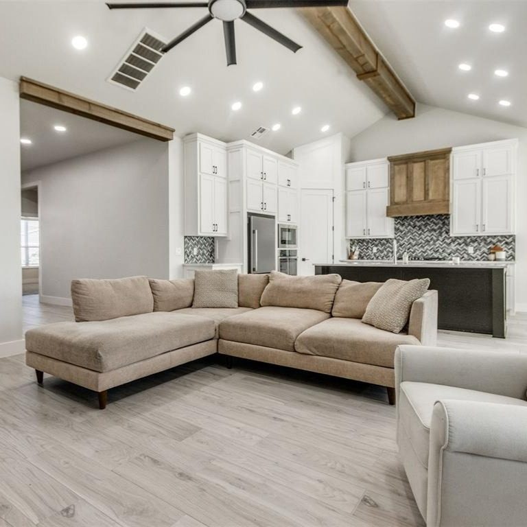 8012 NW 152nd Terr | Twin Silos thumbnail