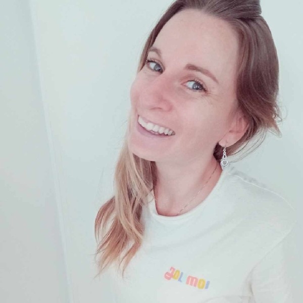 Stéphanie — Bio Site