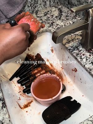 this 3 in 1 brush cleaner?! 🤌🏾 chefs kiss. + just starring at the amount of makeup in my brushes gave me acne 😩 here’s y