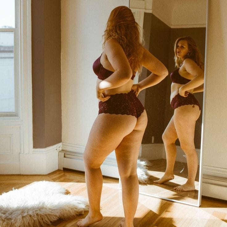 Guide gratuit : Et si tu t’offrais un premier pas vers un regard plus doux ? thumbnail