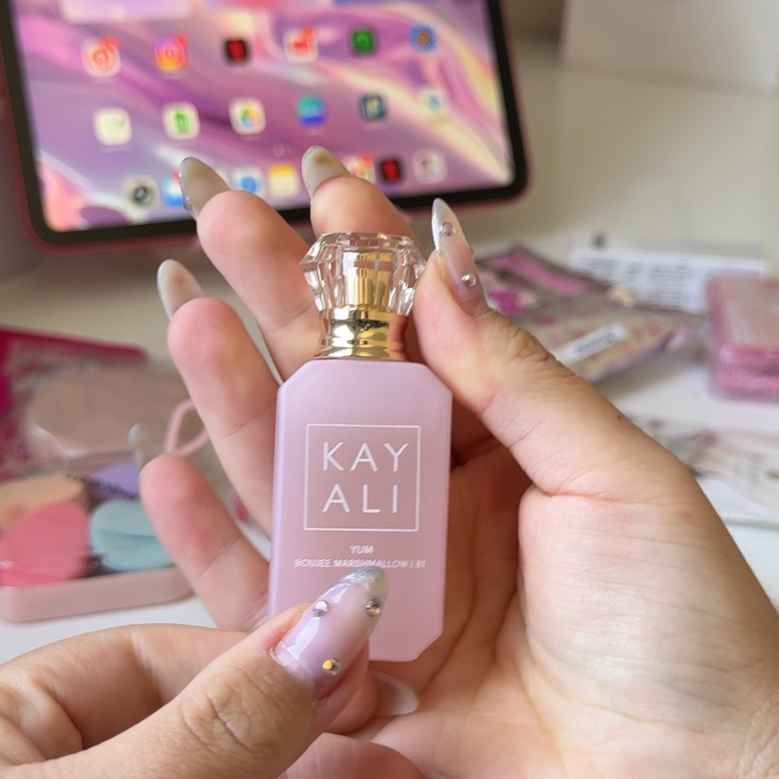 Mini perfume Kayali thumbnail