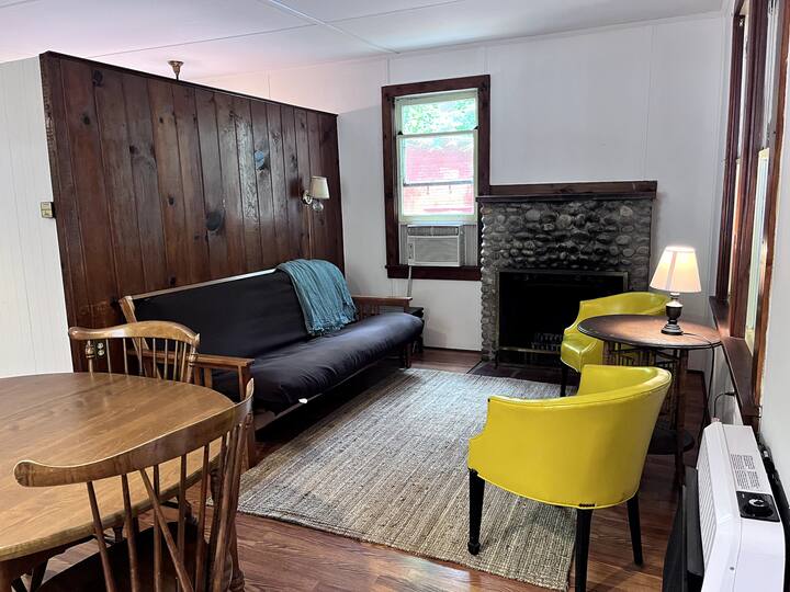Pine · ★4.84 · 2 bedrooms · Sleeps 4 thumbnail