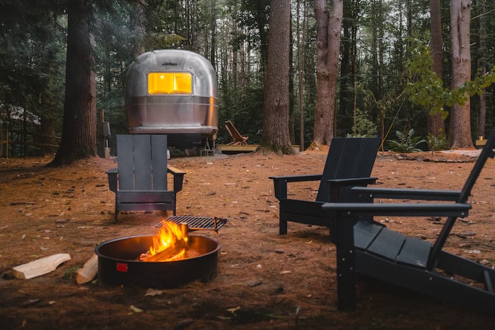 Airstream · ★5.0 · Sleeps 3 thumbnail