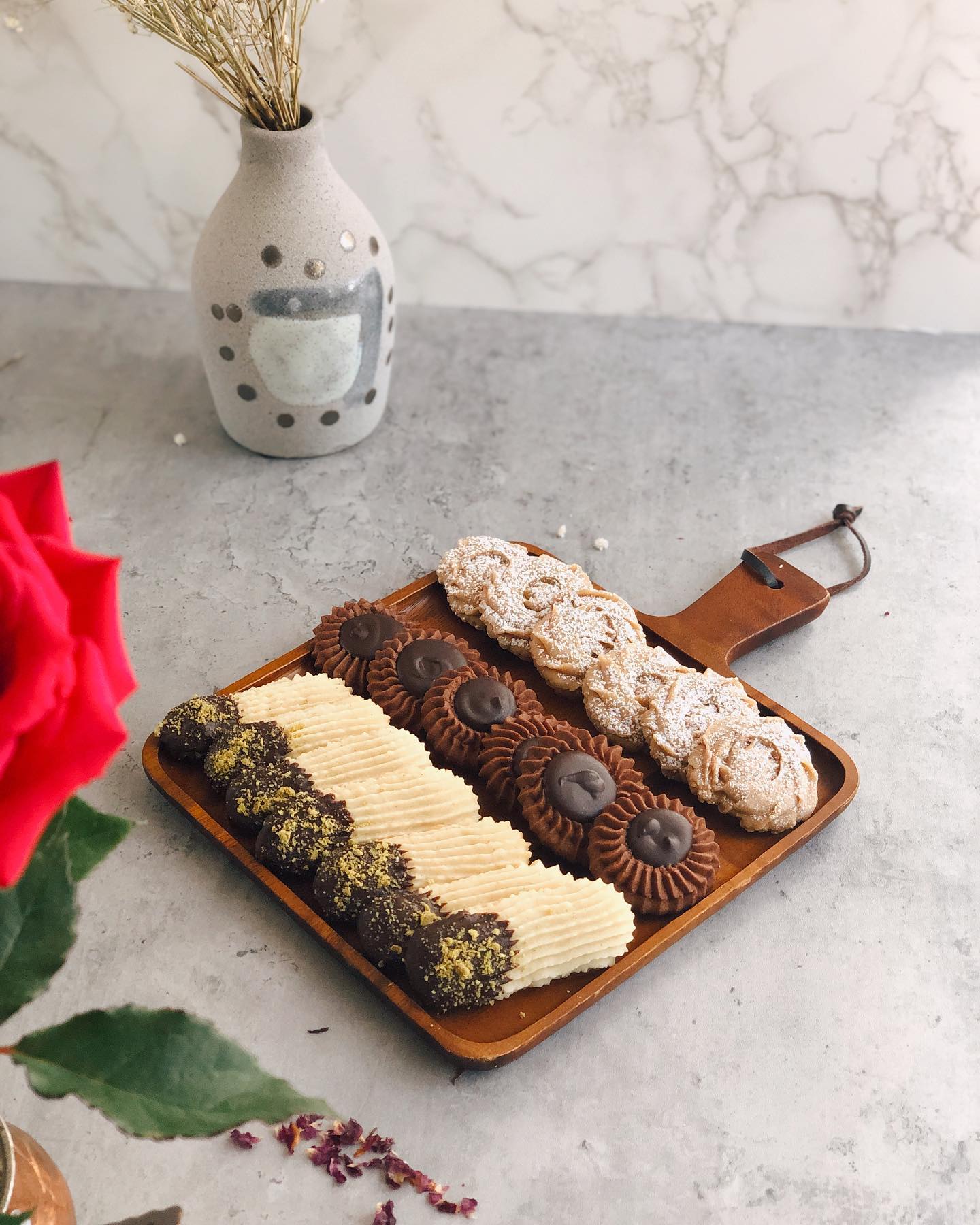 Looking for some new flavors to enjoy during “Nowrouz” ? These Butter cookie boxes with 3 flavors of Vanilla, Chocolate 