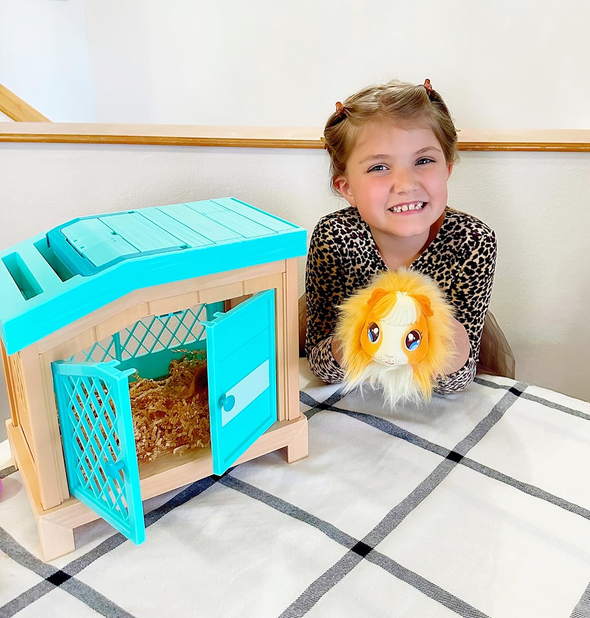 Little Live Pets Mama Surprise Guinea Pig thumbnail