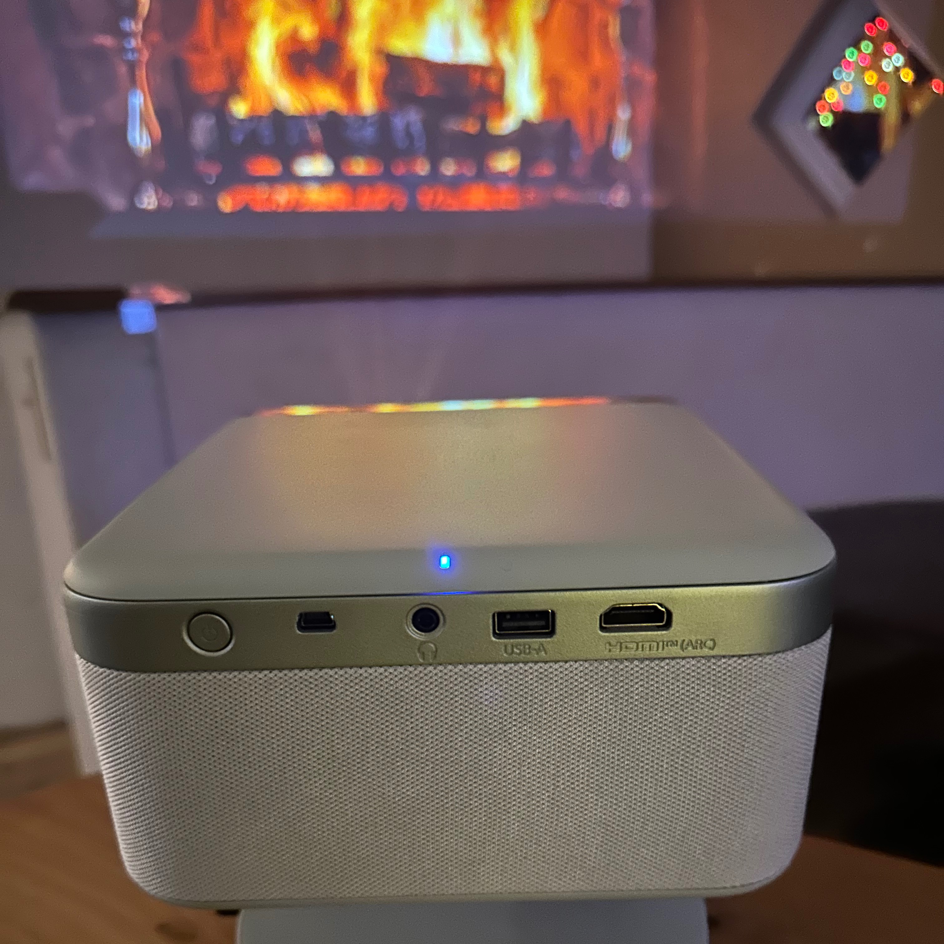 EpiqVision Mini EF Mini Series Portable Smart Laser Projector for Outdoor & Gaming | Epson US thumbnail
