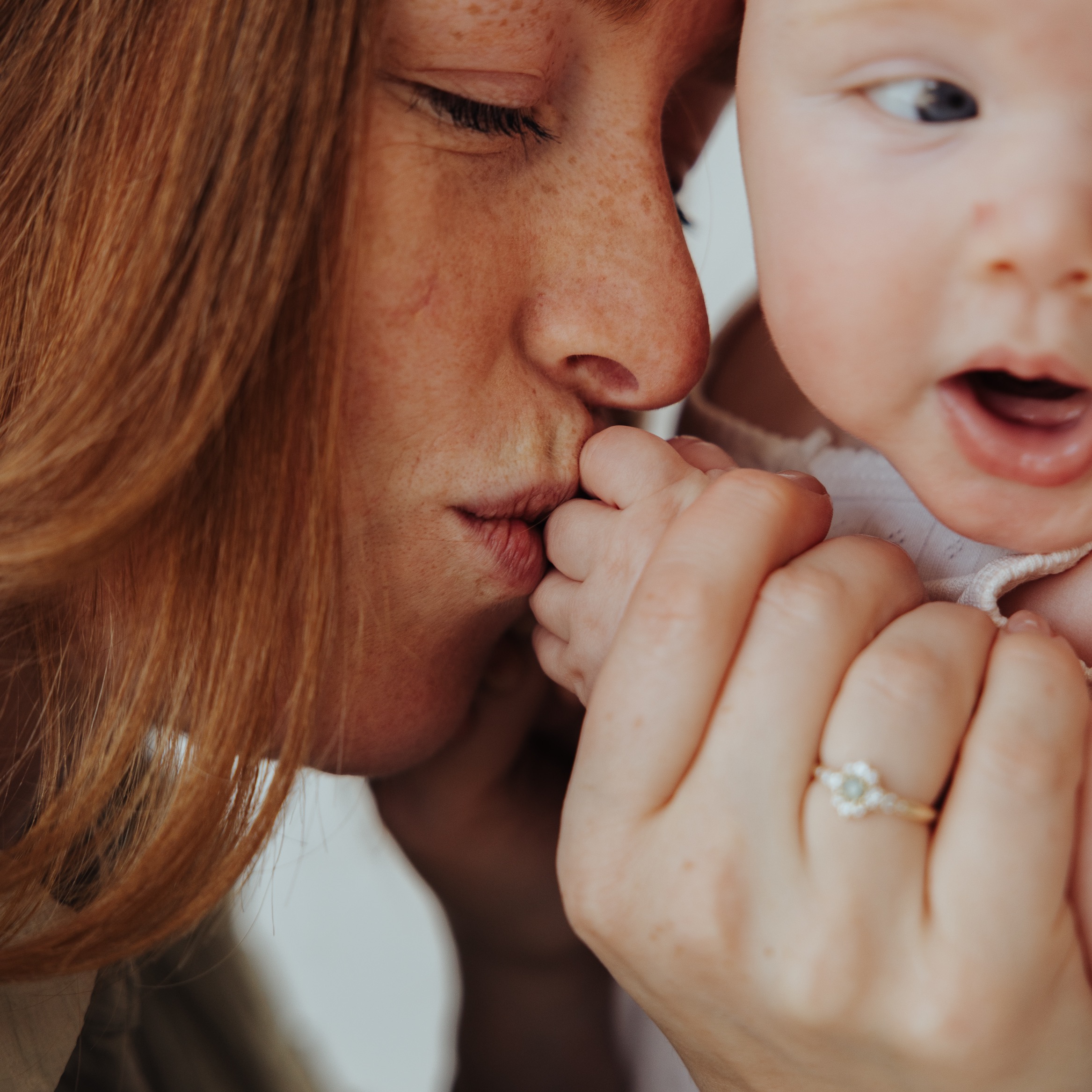 Motherhood (Mum and baby) portfolio  thumbnail