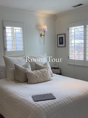 ✨room tour✨ I’m moving out soon so I wanted to document my room I’ve been living in for the last year and a half!!  #roo