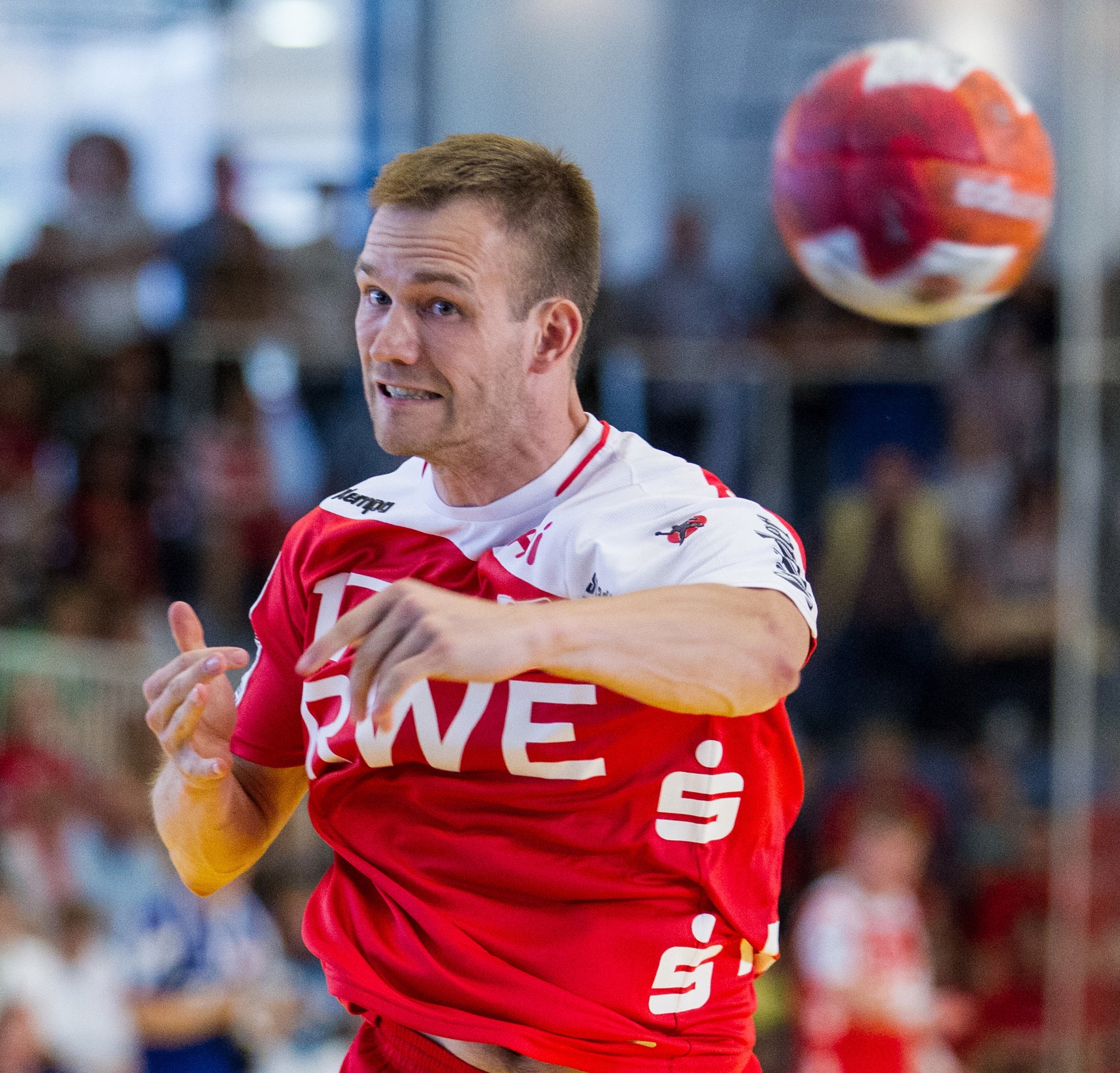 Rekord-Bundesliga-Torschütze, Experte, Autor & Coach --> David Breuer auf Wikipedia thumbnail