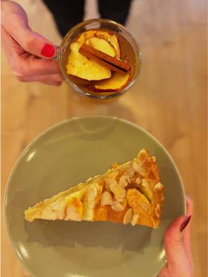 És neked melyik a kedvenc süti + ital kombód? 😋 _________________________________________ And what's your favourite cake