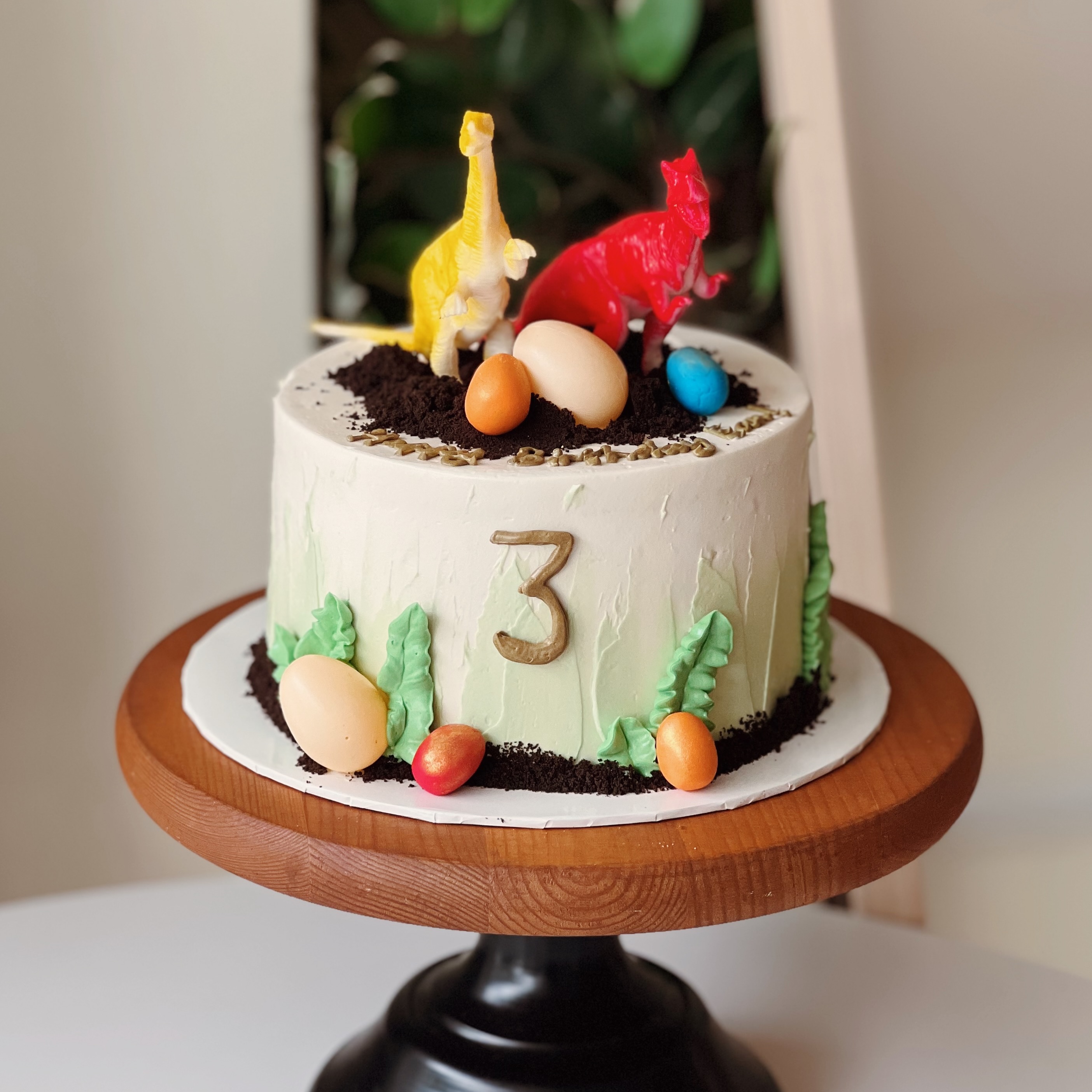 6” Rainbow Cream Cheese Cake with Dinosaur theme 🦕 Thank you for ordering with Cake Clue!

To pre-order,
• Whatsapp us a