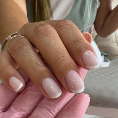 Esmaltação em Gel em Unhas Naturais R$80,00 thumbnail