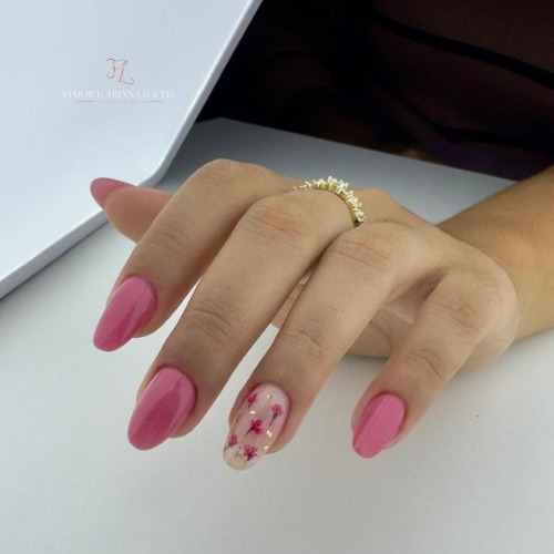 Alongamento com Esmaltação em Gel R$190,00 thumbnail
