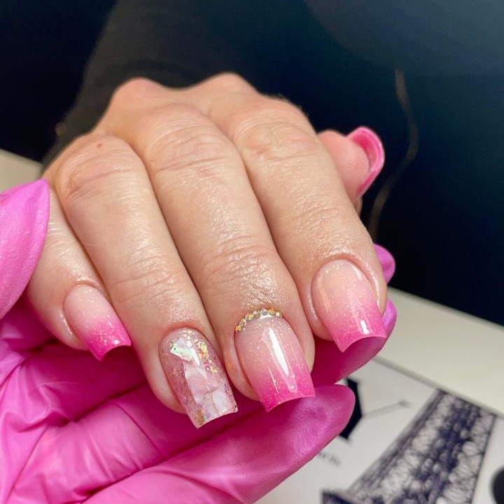 Alongamento em Acrílico com Unhas Baby Color Encapsuladas R$200,00 thumbnail