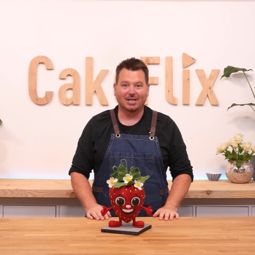 Mrs Strawberry Cake Cake Decorating and Baking Tutorial thumbnail