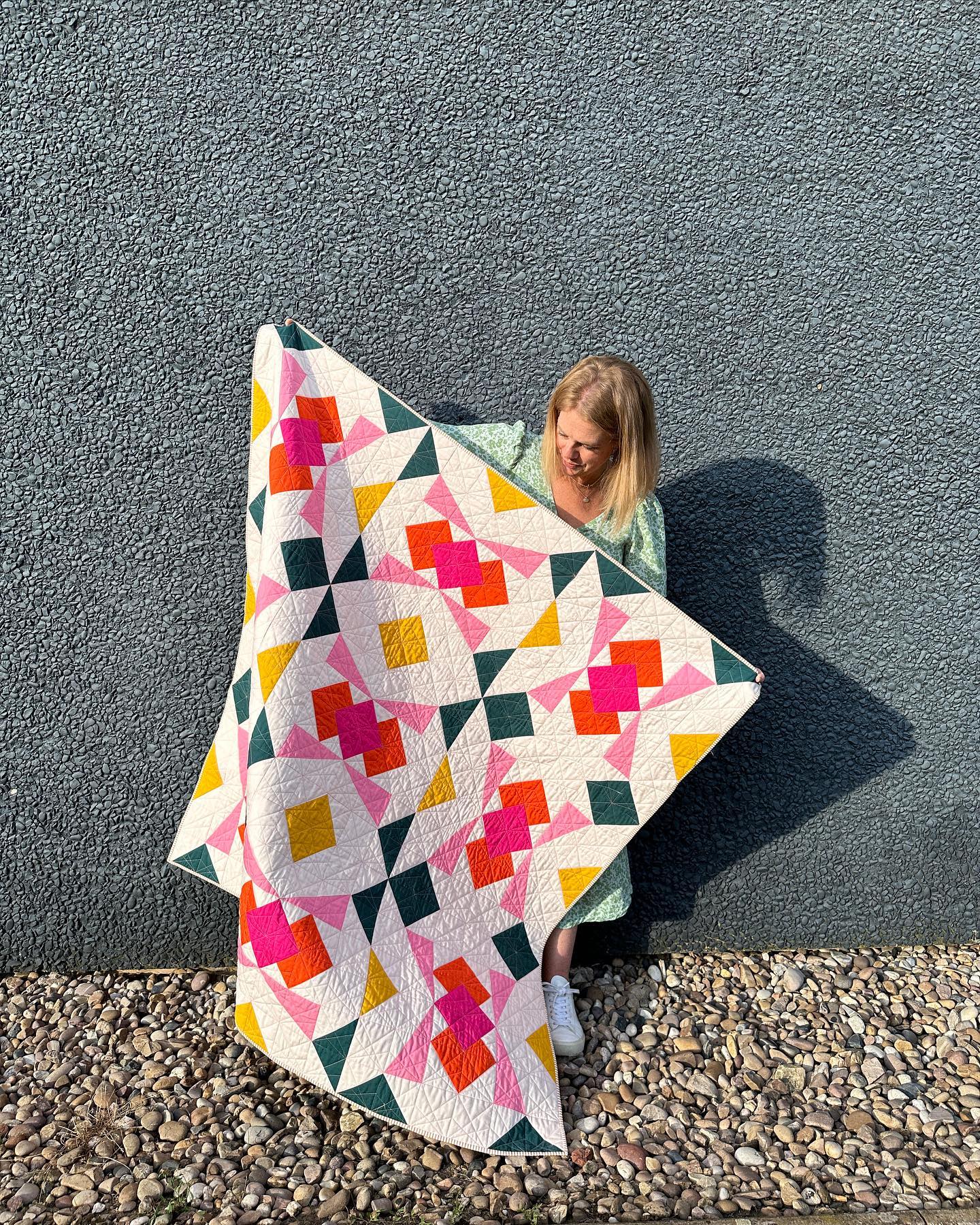 ✨ Let’s get up close to the juicy #shapeupquiltpatterns GIVEAWAY that launched yesterday! ✨

What’s the prize?
- 1 x Col