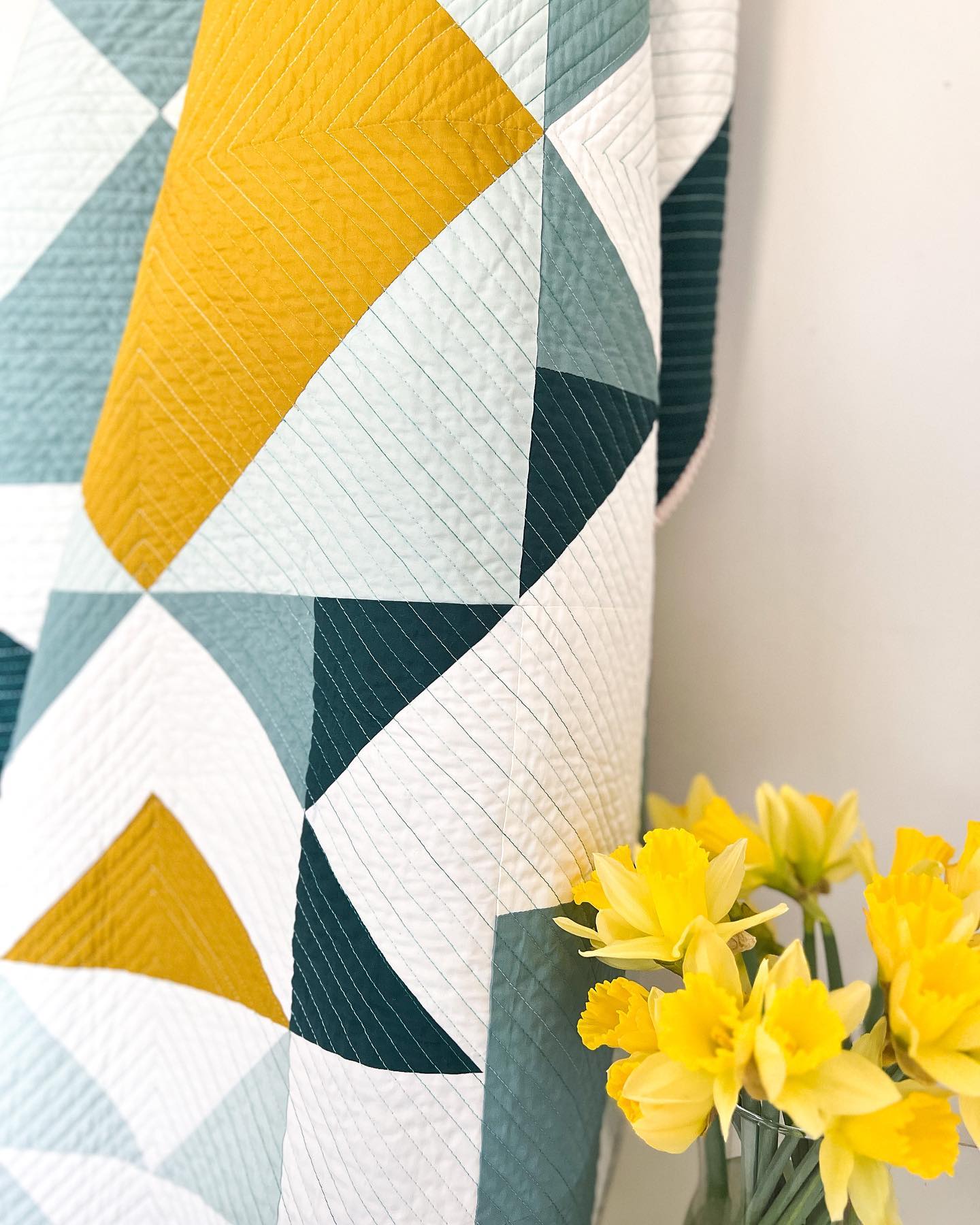 First WIP of 2023 finished 🙌🏻 

The #aurifilartisanchallenge this month is to share a project that is inspired by the ne