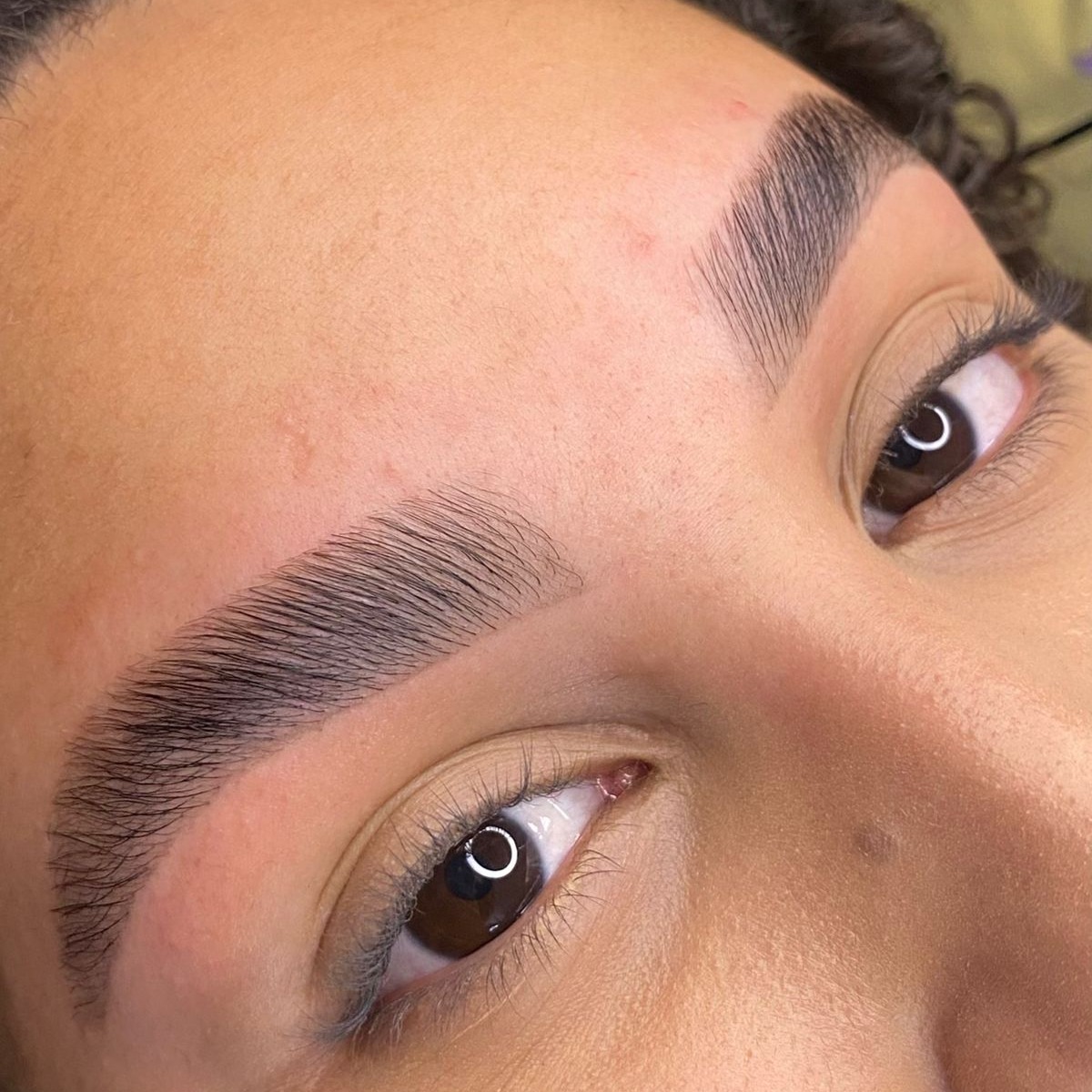 Brow lamination thumbnail